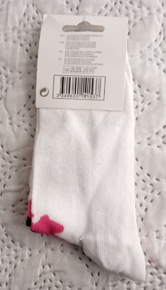 1 paire de chaussette neuves - photo numéro 3