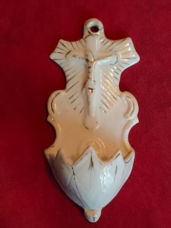 Ancien bénitier en biscuit ( n°16)