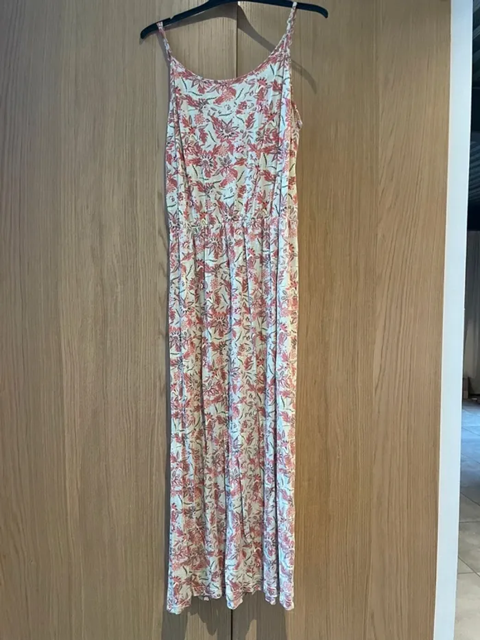Robe Fleurie taille 44 - photo numéro 2