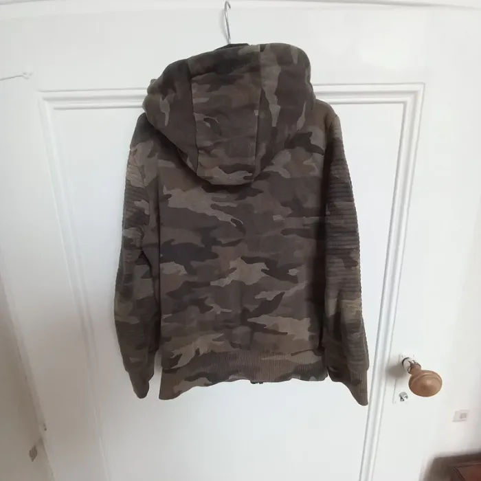Gilet zippé à capuche 6 ans - photo numéro 2