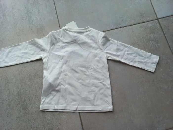Tee-shirt manches longues Kiabi neuf 24 mois - photo numéro 4