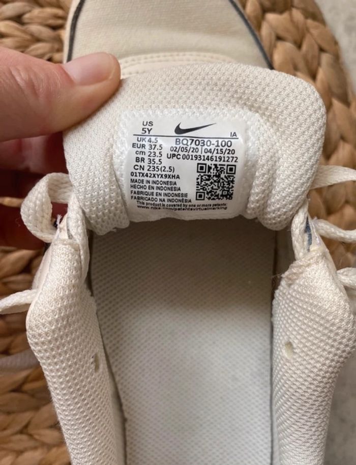 Baskets Nike fleurs 37,5 - photo numéro 5