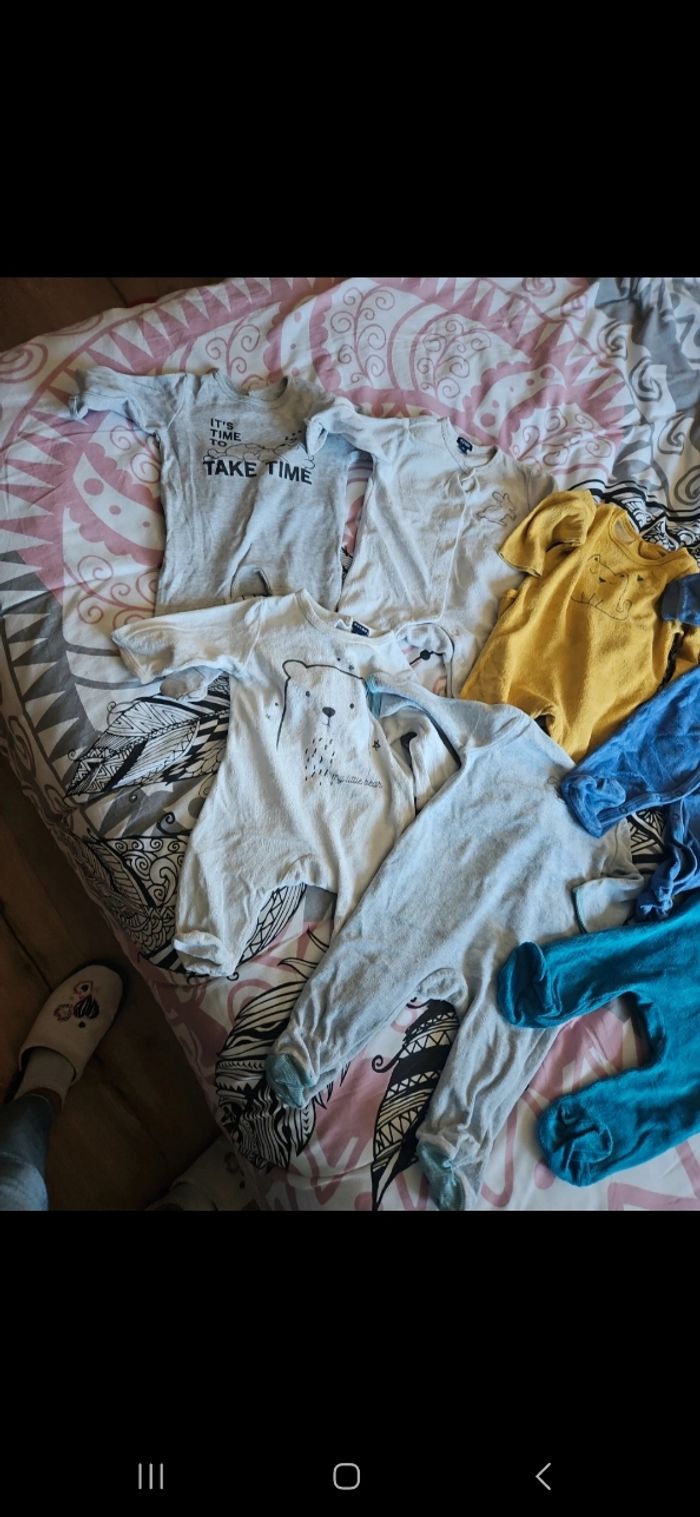 Lots de pyjamas - photo numéro 2