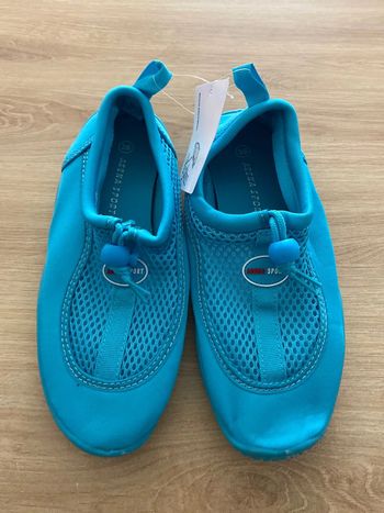 Chaussure de bain taille 36 neuves