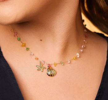 Collier doré en acier inoxydable avec pierres colorées et coquillages (neuf)