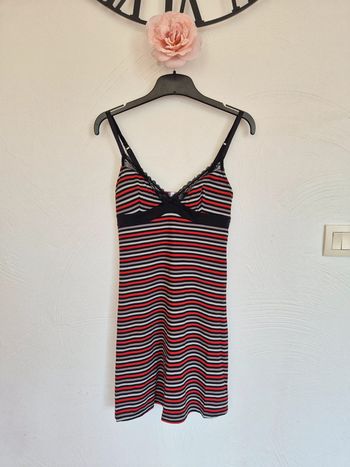 Nuisette rayé  rouge noir etam taile 36