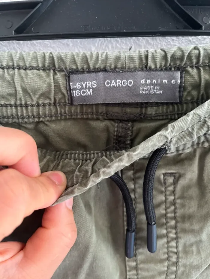 Short cargo taille 5/6 ans💫 - photo numéro 2