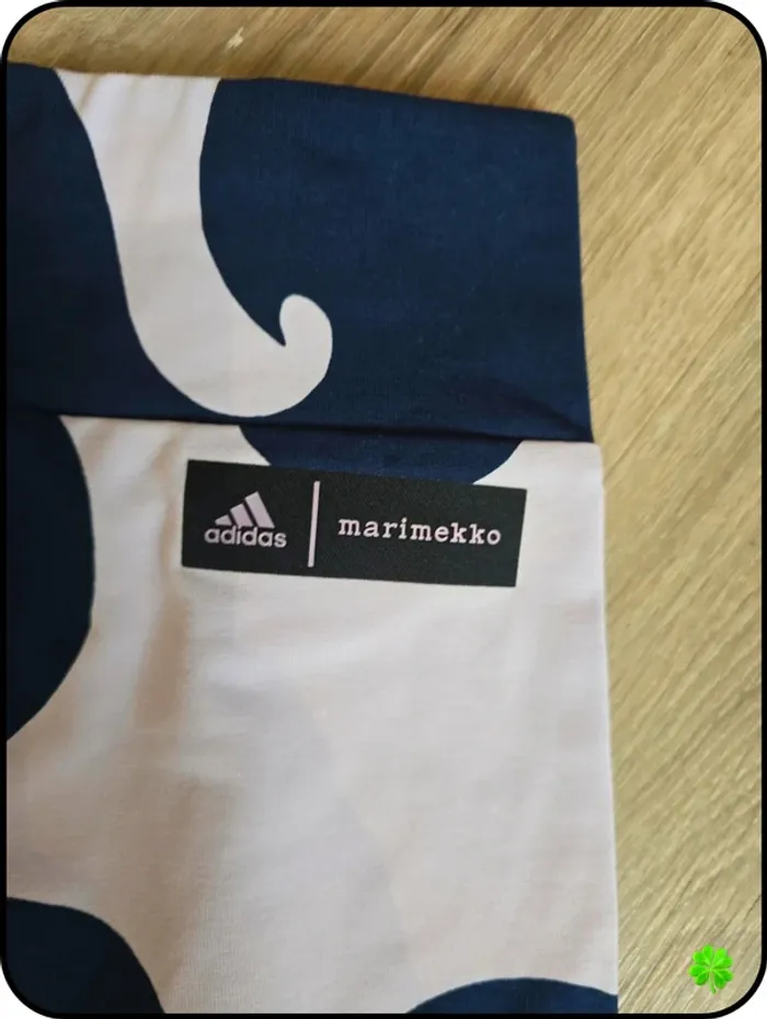 Short cycliste  Adidas Marimekko taille XS - photo numéro 4