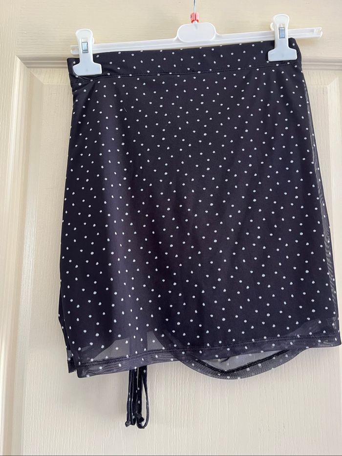 Jupe noir à pois blanc en tulle / voile - photo numéro 4