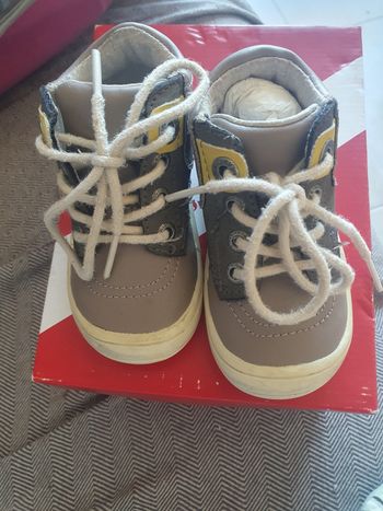 Chaussure kickers t.19