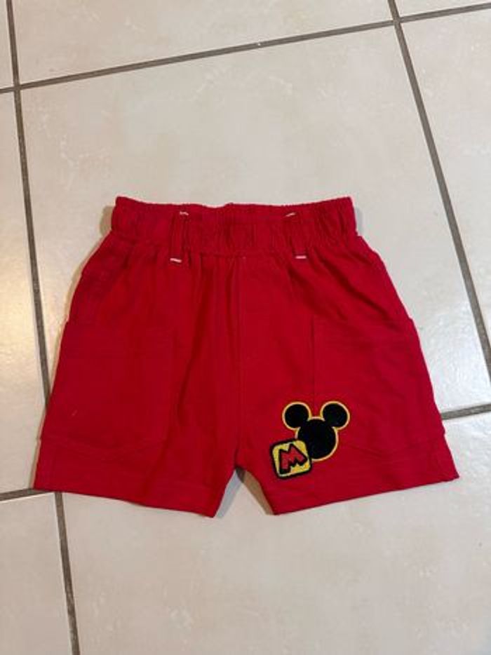Short Mickey rouge - 9 mois