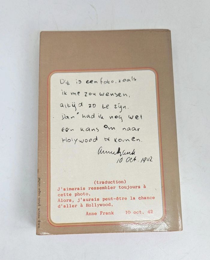 "Le journal de Anne Frank".
318 pages.
ISBN : 2.253.00127.9 - photo numéro 2