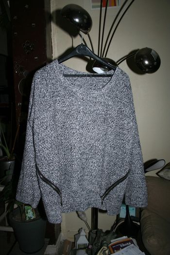 🌸Pull gris  oversize aux fils argentés Taille 42 "H&M " 🌸