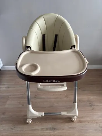 Chaise haute bébé pliable