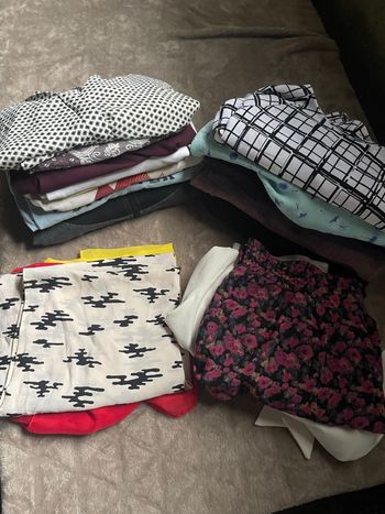 Lot de 16 vêtements du XS, S et M très bon état 
