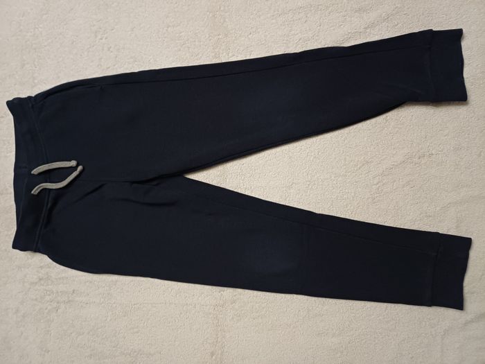 Pantalon de jogging marine Kiabi 8 ans (réf perso V110)(familleac72)