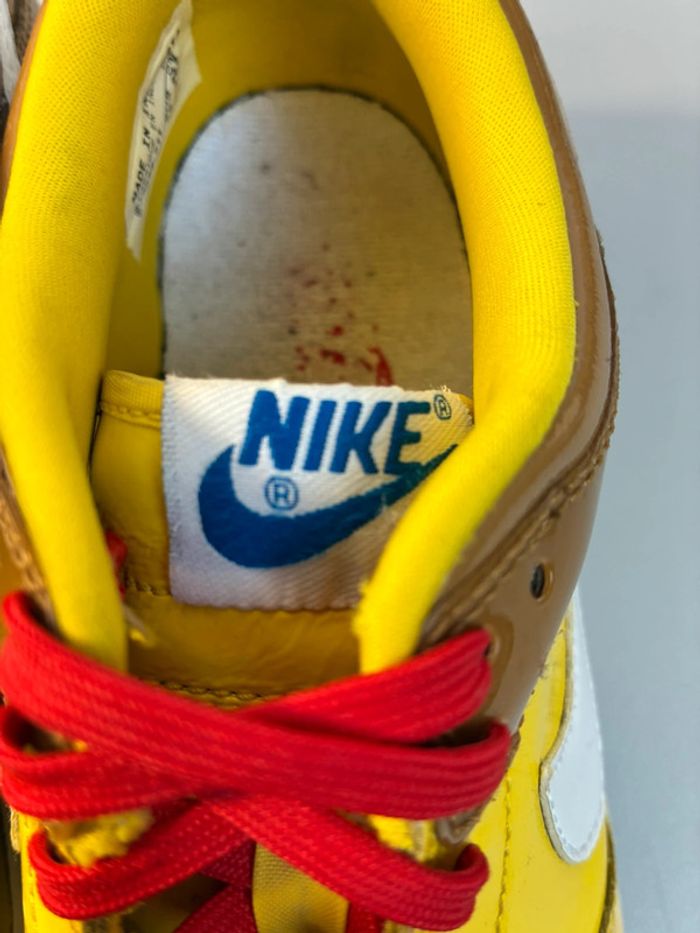 Baskets Nike Dunk low spongebob jaune marron pointure 39 très bon état - photo numéro 8