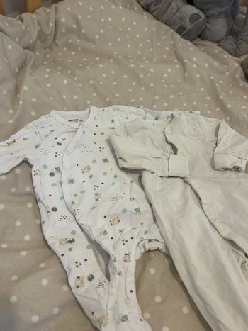 2 pyjamas