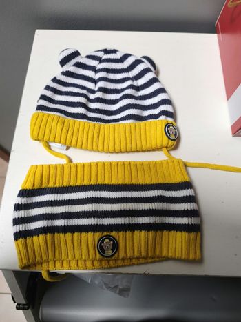 Ensemble bonnet et cache cou