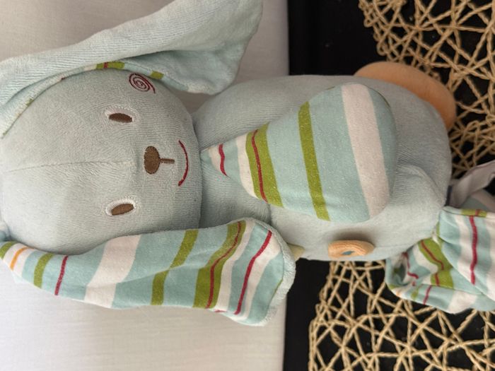 Doudou lapin bleu rayé vert rouge SUCRE D'ORGE - photo numéro 4
