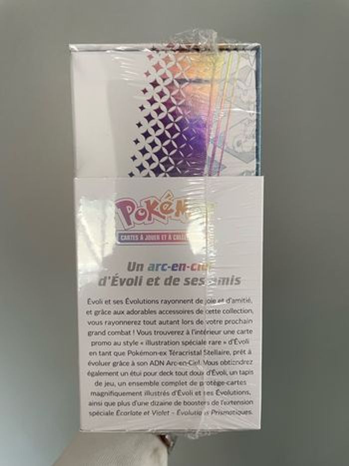 Coffret Collection Super-Premium Évolutions Prismatiques (EV8.5) - photo numéro 2
