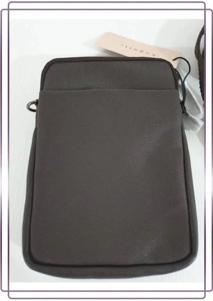 Pochette à bandoulière Bugatti marron, neuve avec étiquette - photo numéro 3