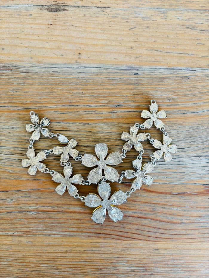 Collier fleurs jaunes - photo numéro 4