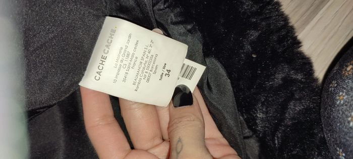 Manteau fausse fourrure a capuche - photo numéro 3