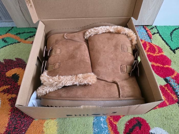 BOTTES FOURRÉ BIEN CHAUDE TOUT DOUX À L'INTÉRIEUR NEUF TAILLE 40 MARQUE PHILOV - photo numéro 7