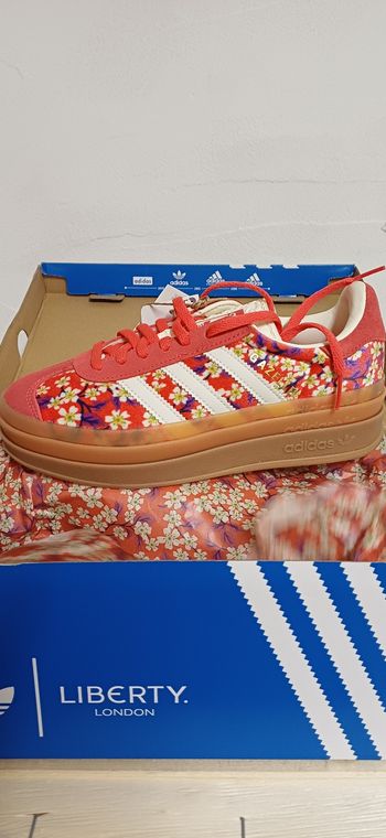 Adidas Gazelle Bold dans son édition Floral  liberty london
