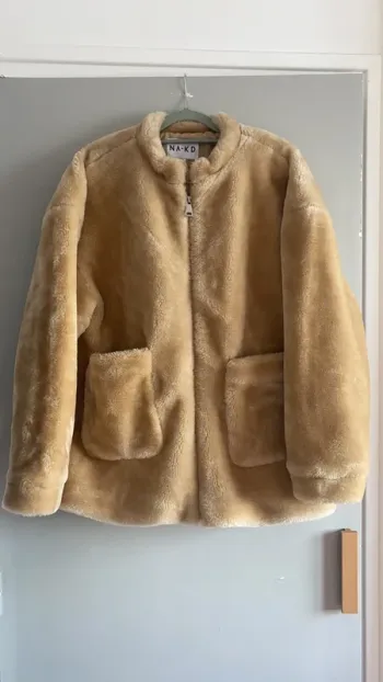 Manteau moumoute beige NAKD