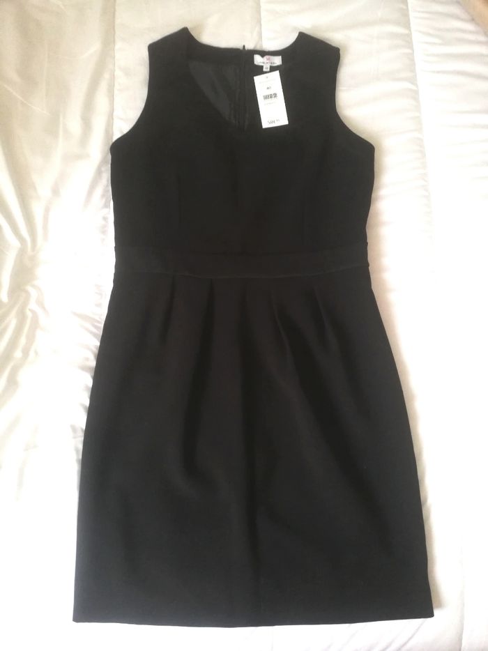 Robe droite noire - photo numéro 4