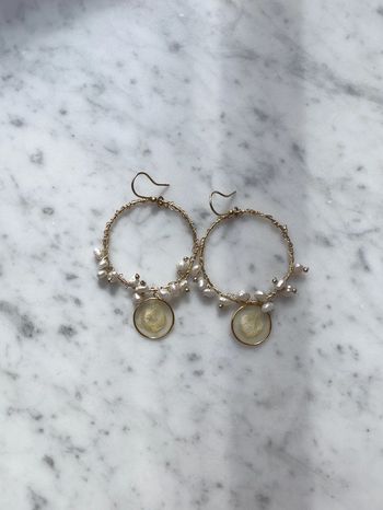 Boucles d’oreilles créoles gold filled perles et fleurs
