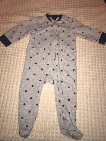 sur pyjama kiabi 18 mois