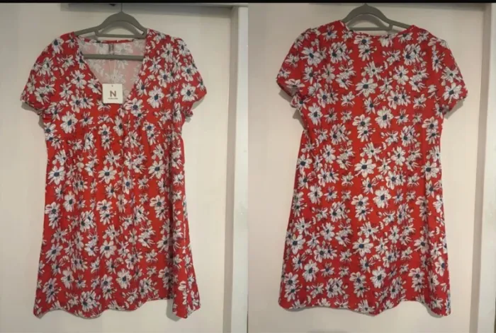 Robe rouge fleurie – Noracora – Taille S – Neuve avec étiquette - photo numéro 2