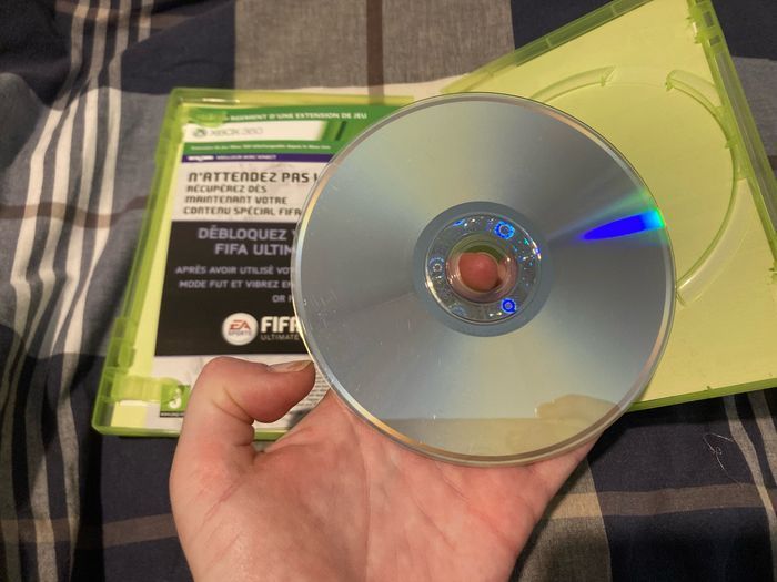 FIFA14 pour Xbox360. Avec boîte. TBE - photo numéro 2