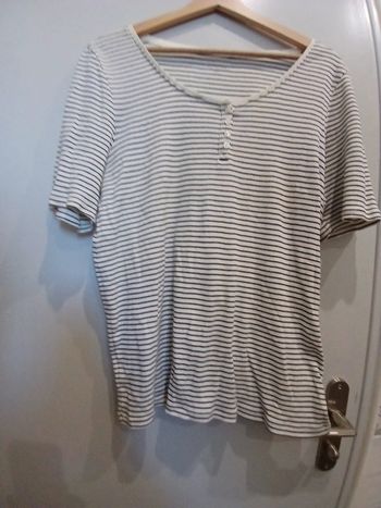 Petit pull manches courtes,  léger,  taille L