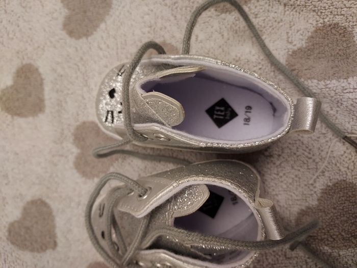 Chaussures 18-19 - photo numéro 2