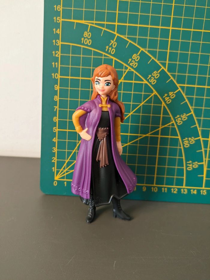 Figurine Disney Reine Des Neiges - photo numéro 3