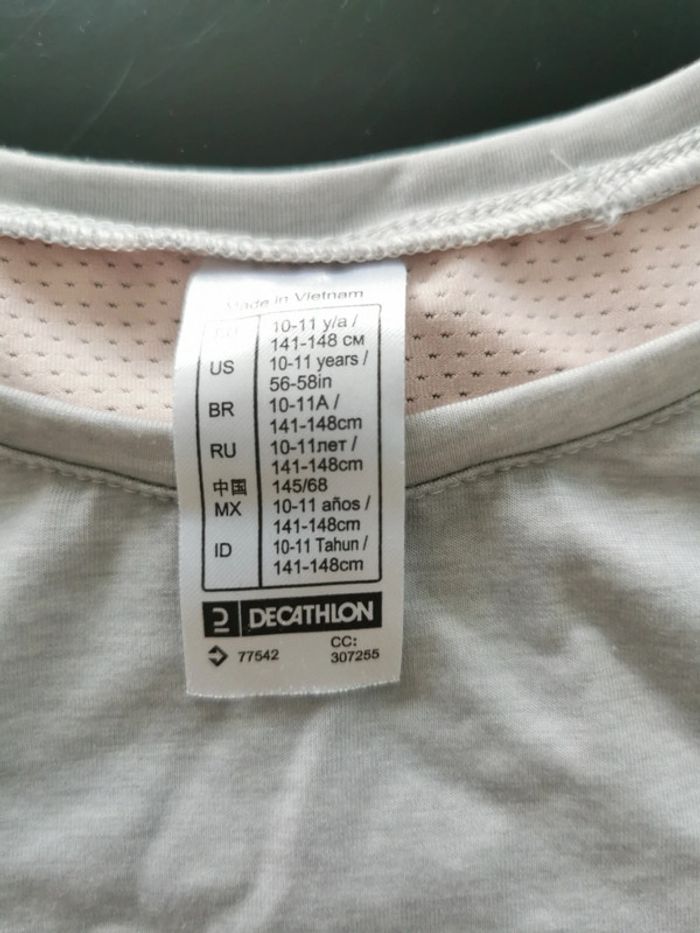 Tee-shirt Décathlon T10/11 ans - photo numéro 2