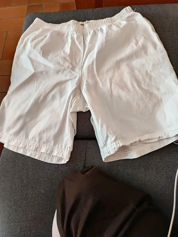 Short blanc taille 42