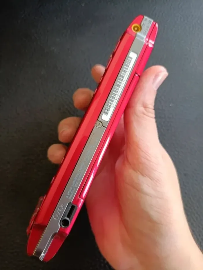 PSP 3004 Slim Rouge Radiant Red Sony - photo numéro 8
