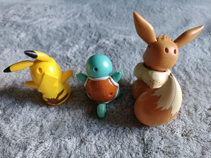 Lot de 3 figurines Pokémon – Pikachu, Carapuce & Évoli ⚡✨ - photo numéro 7