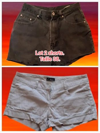 Lot 2 shorts de ville. Taille 38