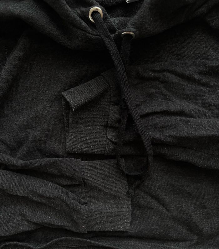 Sweat à capuche court gris foncé - photo numéro 3
