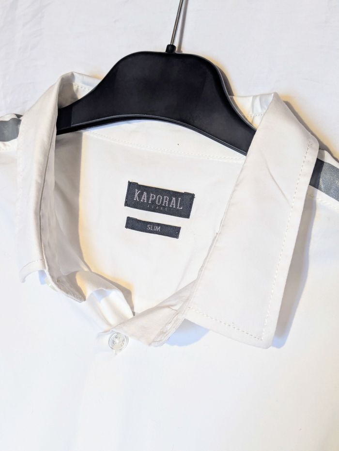 Chemise Kaporal Blanche Lignes Grises Manches Triple Lignes Arrière Vêtement Tendance Mode Hommes - photo numéro 2