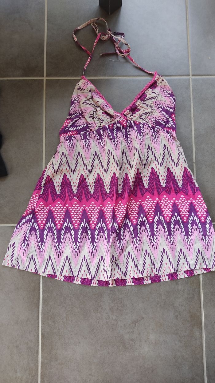 Débardeur avec lien,dos nu et élastique dans le dos
T40 - photo numéro 2