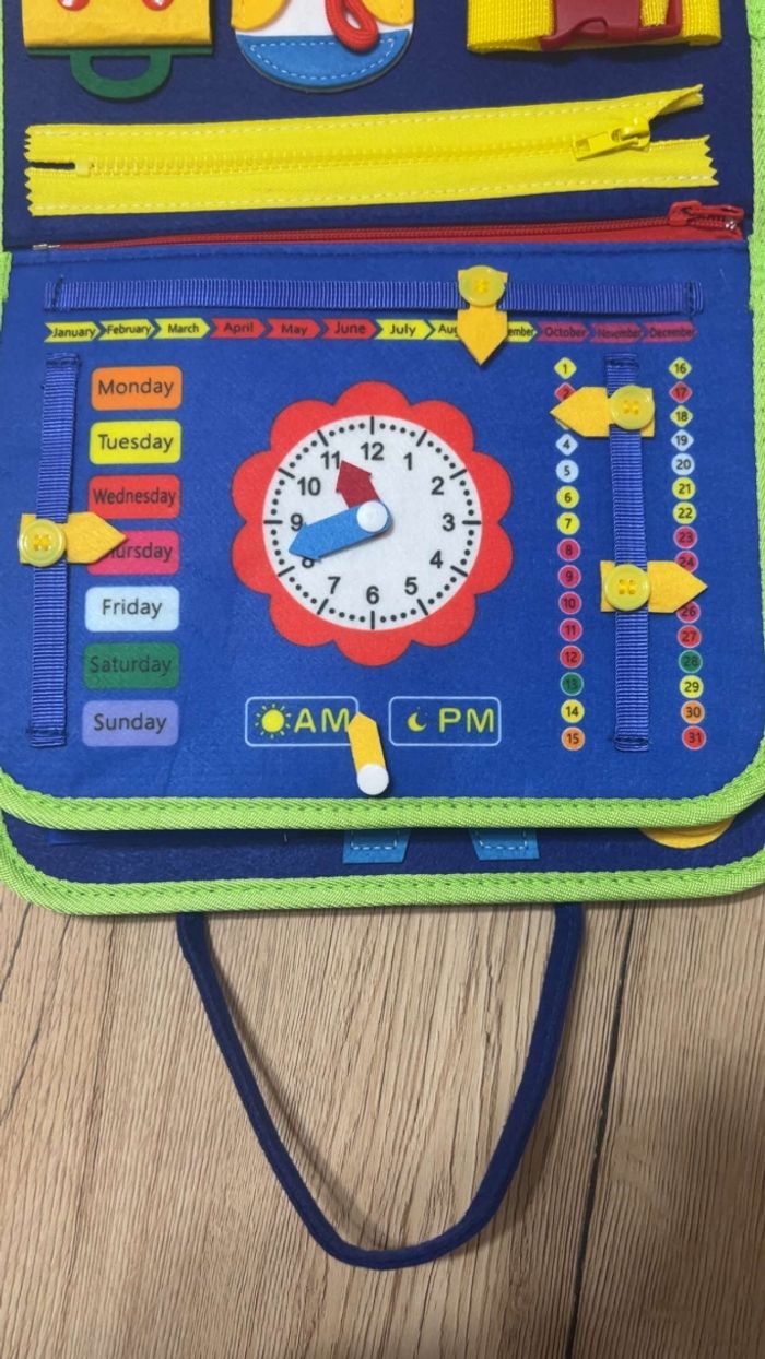 Valise d'activités  sensorielles bouton pression fermeture lacet date et heure - photo numéro 4