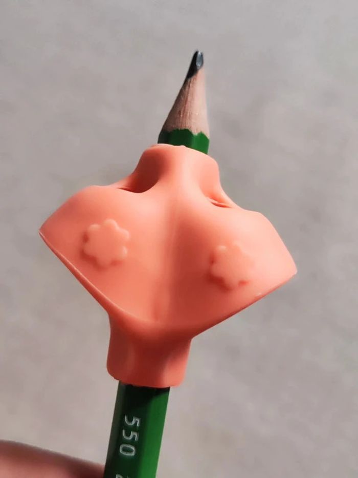 Correcteur de posture d'écriture en silicone souple - photo numéro 4