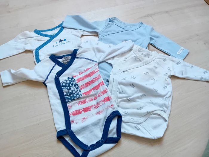 Lot bodys 3 mois